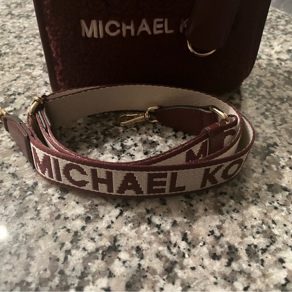 Michael Kors Sherpa Mini bag - Picture 2 of 3